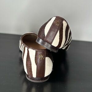 The Londyn ballet flat. Color: vanilla and dark chestnut. No longer sold.